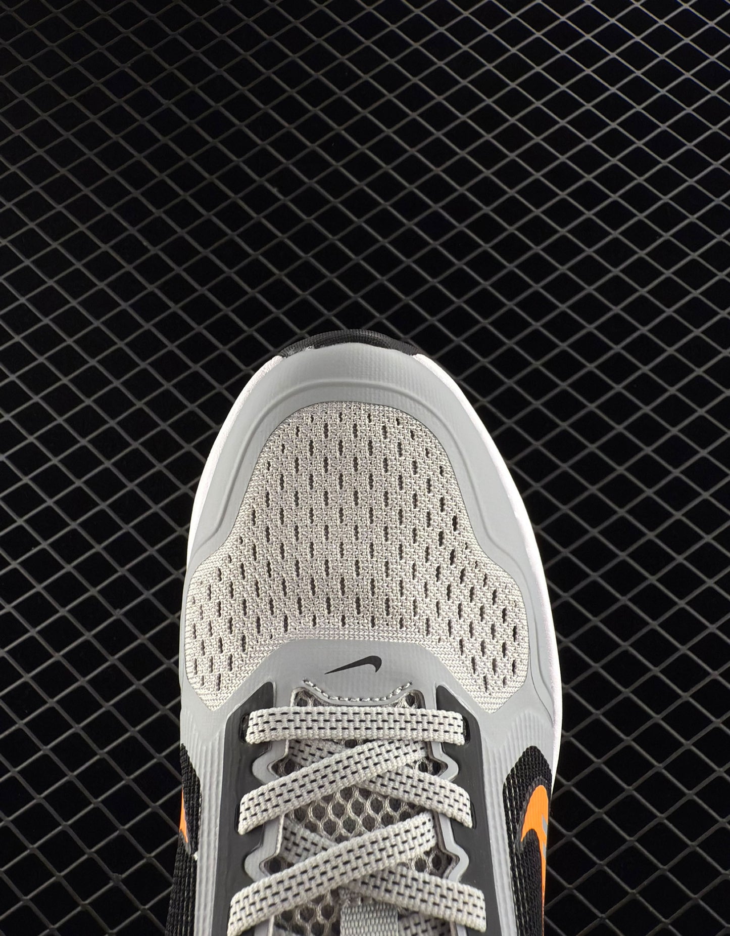 Nike Flywire Sneakers