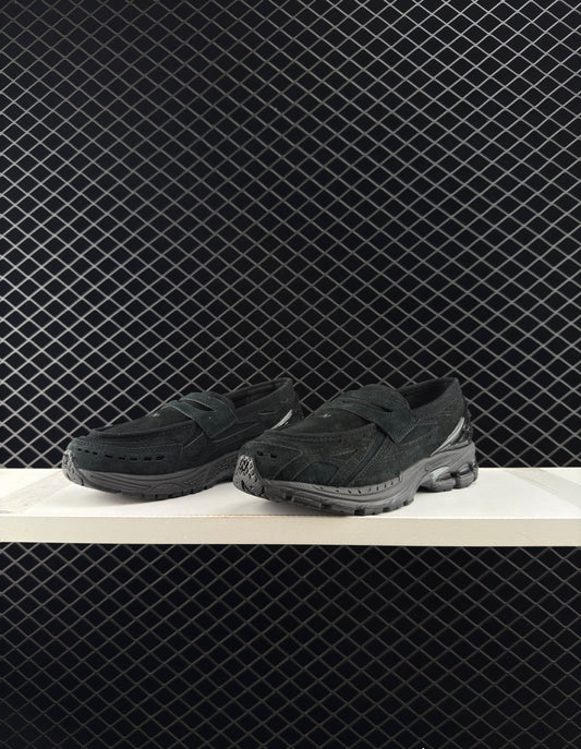 New Balance Dad Style All Black Casual Sneakers