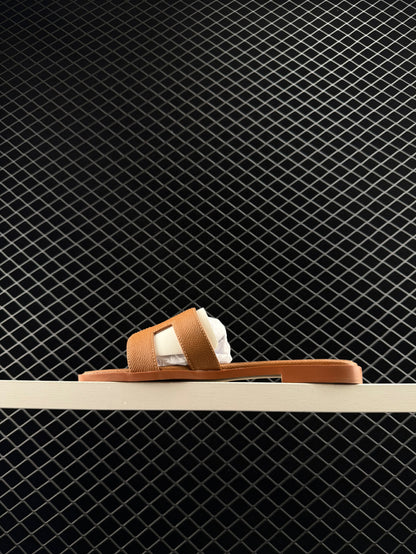 Hermes Vacation Home Essentials Flat Slippers with Large Soles