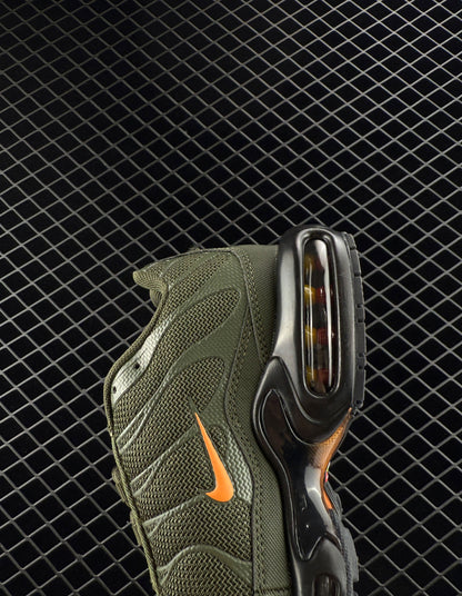 Nike Classic Color Sneakers