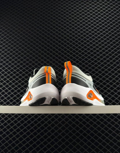 Nike Flywire Sneakers