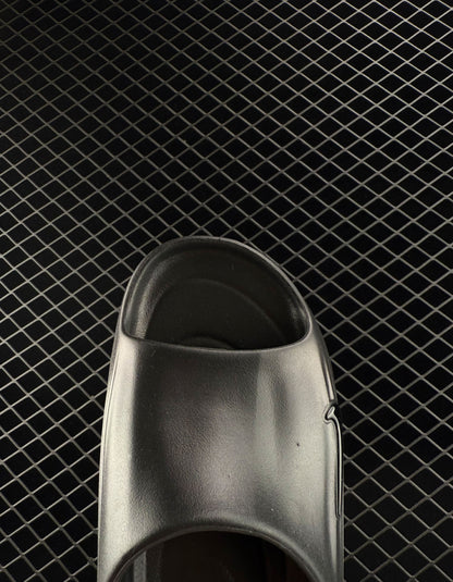 Nike Simple And Comfortable Hole Shoes