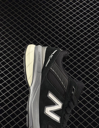 New Balance Classic Retro Black Sneakers