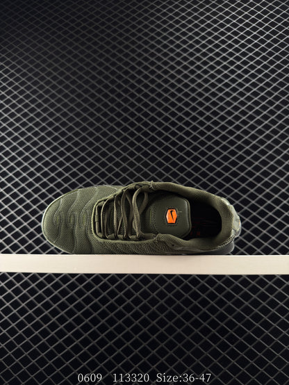 Nike Classic Color Sneakers