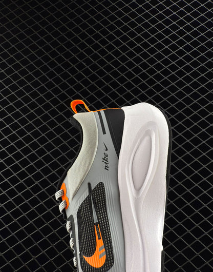 Nike Flywire Sneakers