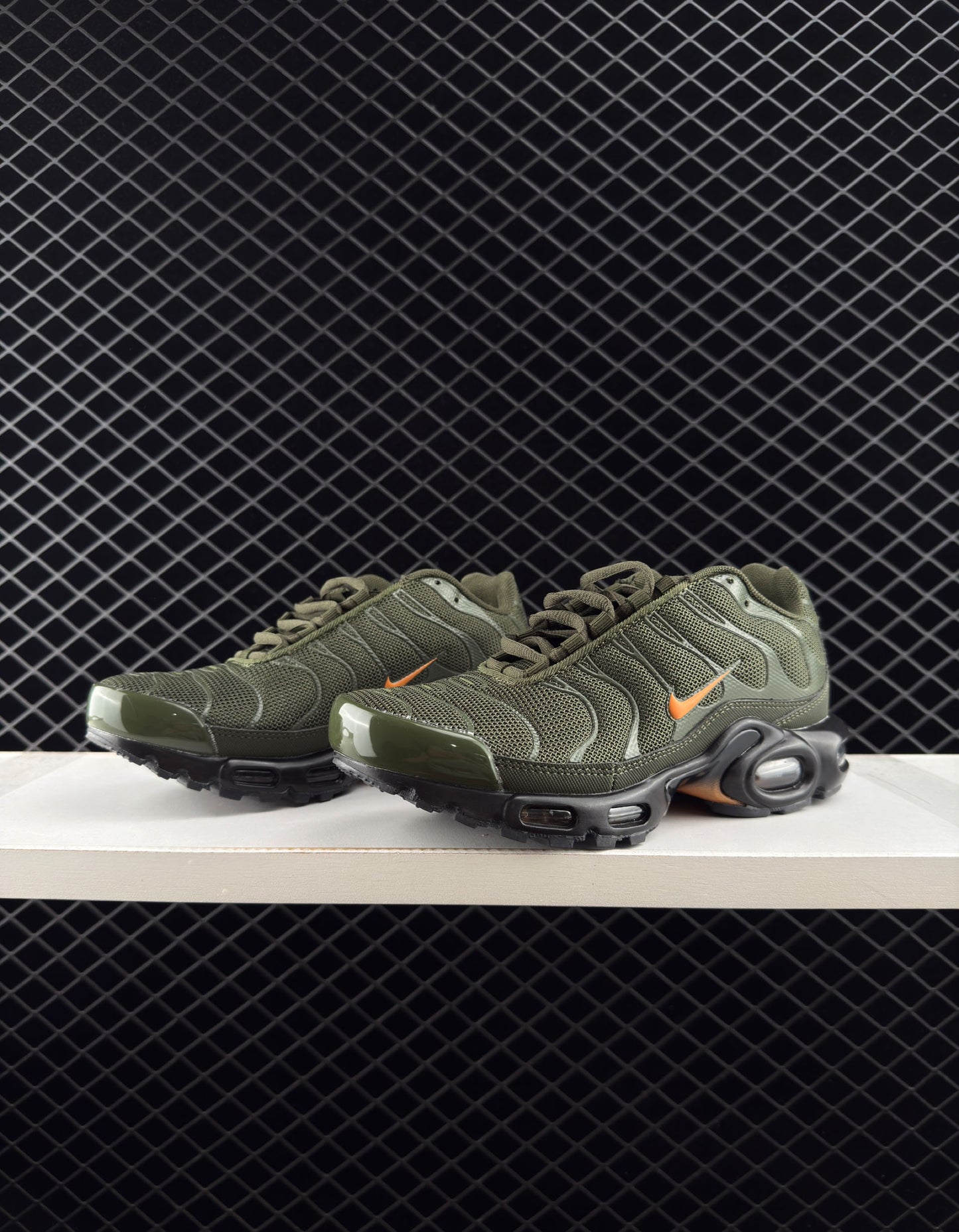 Nike Classic Color Sneakers