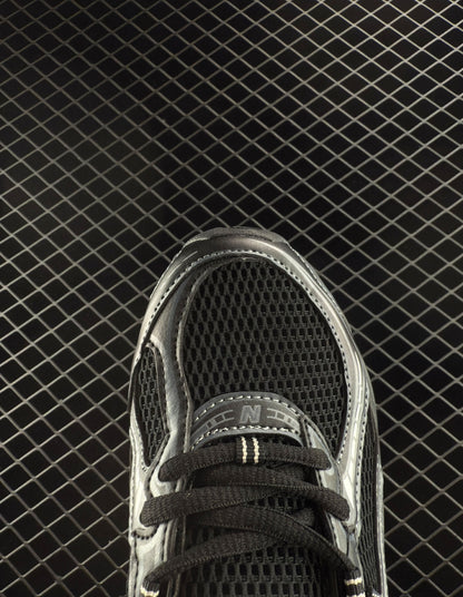 New Balance Retro Black Sneakers