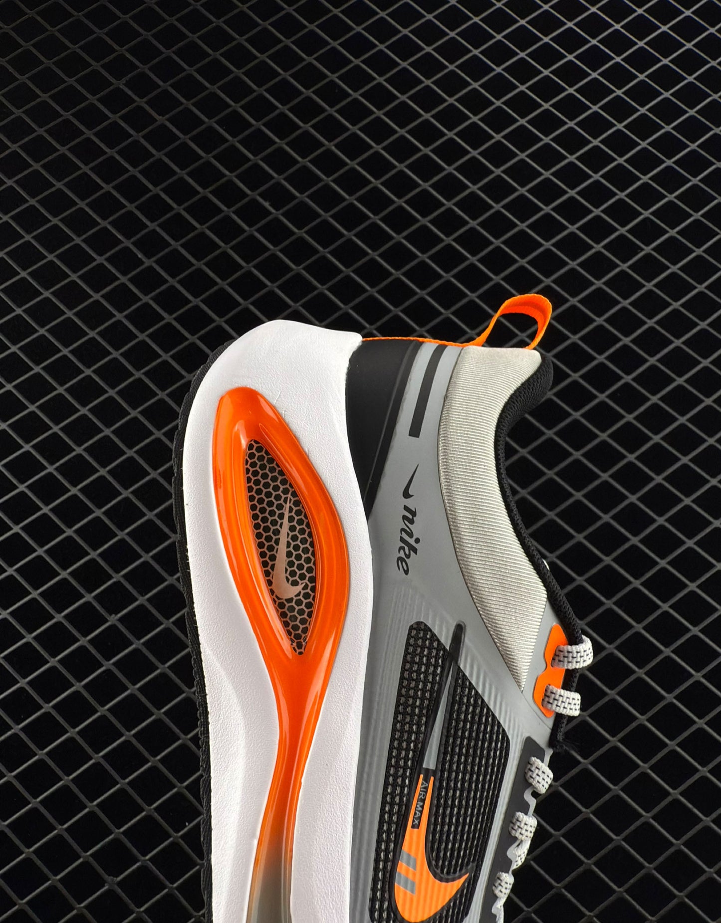 Nike Flywire Sneakers