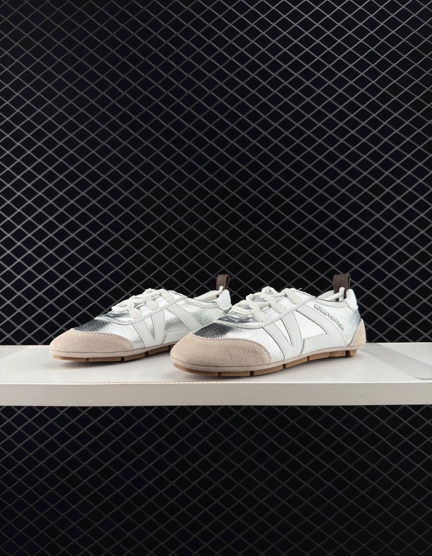 Louis Vuitton sheepskin round toe lace-up ballet style women's low-top casual shoes