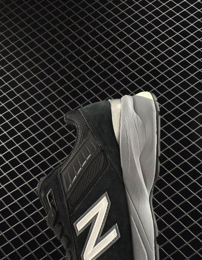 New Balance Classic Retro Black Sneakers