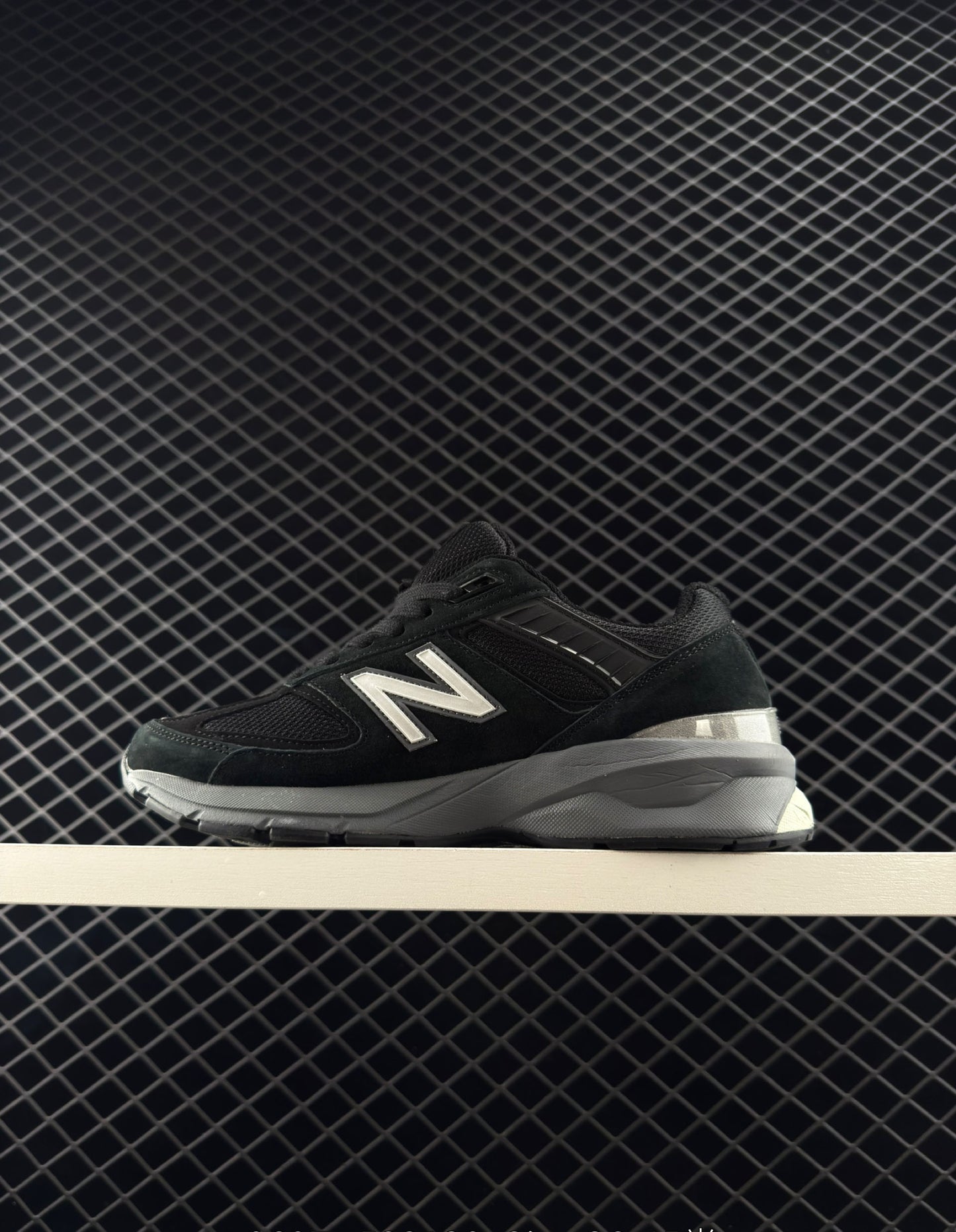 New Balance Classic Retro Black Sneakers