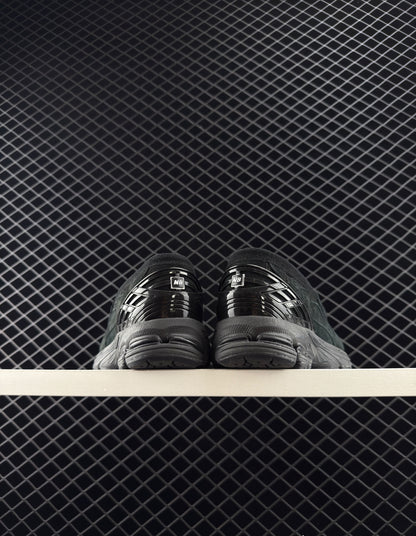 New Balance Dad Style All Black Casual Sneakers