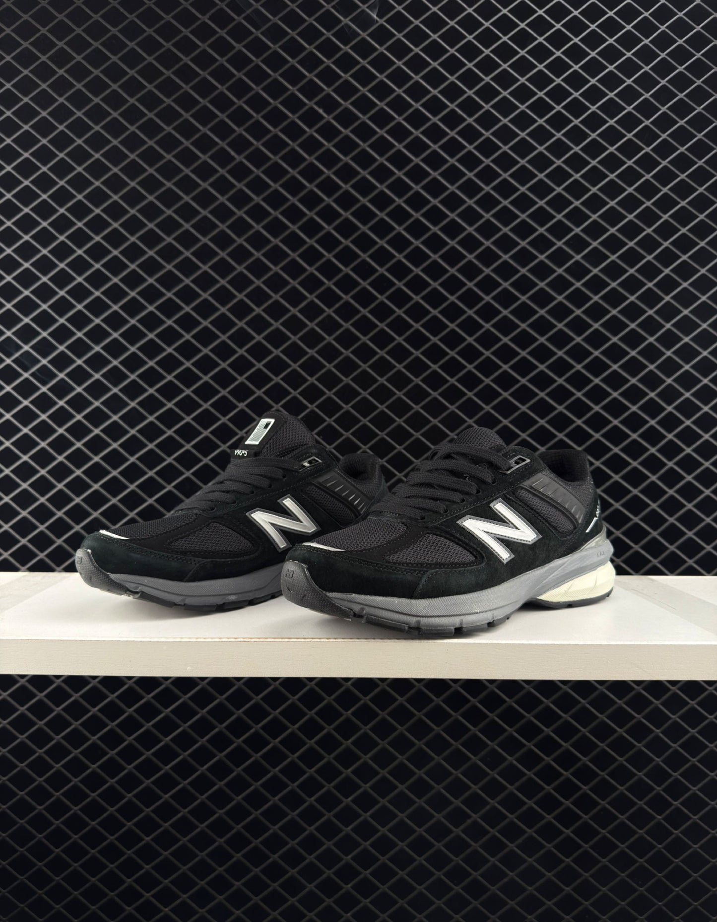 New Balance Classic Retro Black Sneakers