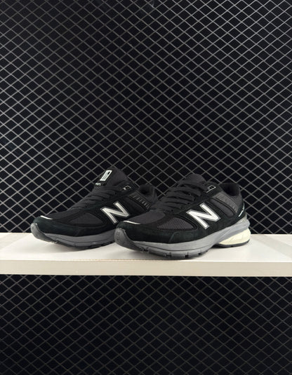 New Balance Classic Retro Black Sneakers